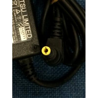 Fujitsu 原廠火牛適配器(19V 3.16A 60W) 5.5x2.5mm